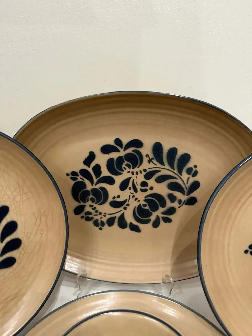 Pfaltzgraff Folk Art Stoneware 16-Piece Dinnerware Set Replacement